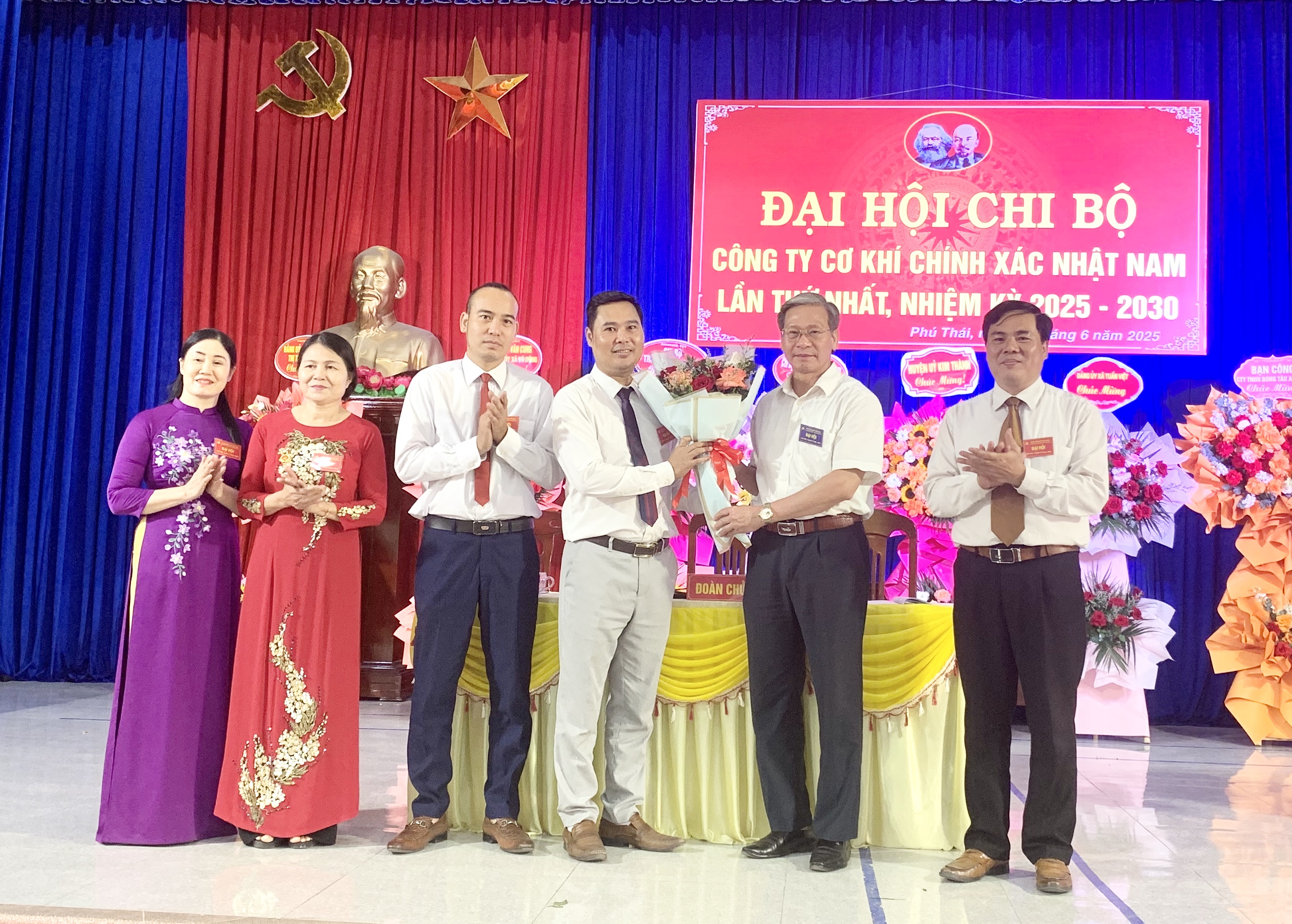 Công ty cơ khí chính xác Nhật Nam tổ chức thành công Đại hội Chi bộ lần thứ nhất